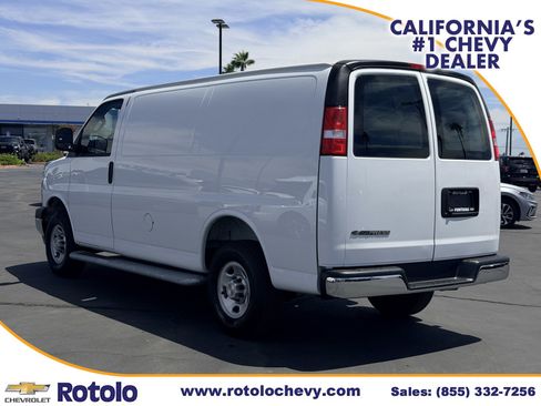 Used 2025 Chevrolet Express 2500 w/ Driver Convenience Package RWD image 4