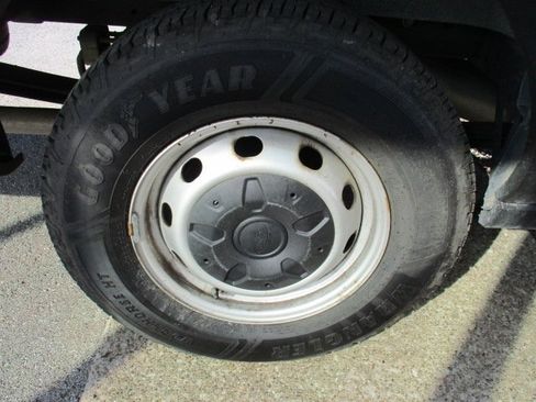 Used 2019 Ford Transit 250 148 High Roof Extended image 22