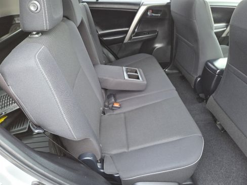 Used 2018 Toyota RAV4 XLE image 21