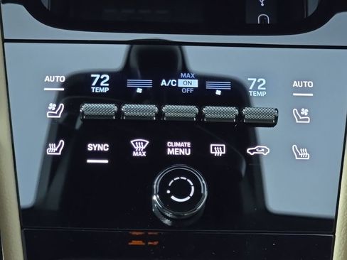 Certified 2026 Porsche Cayenne AWD/4WD image 25