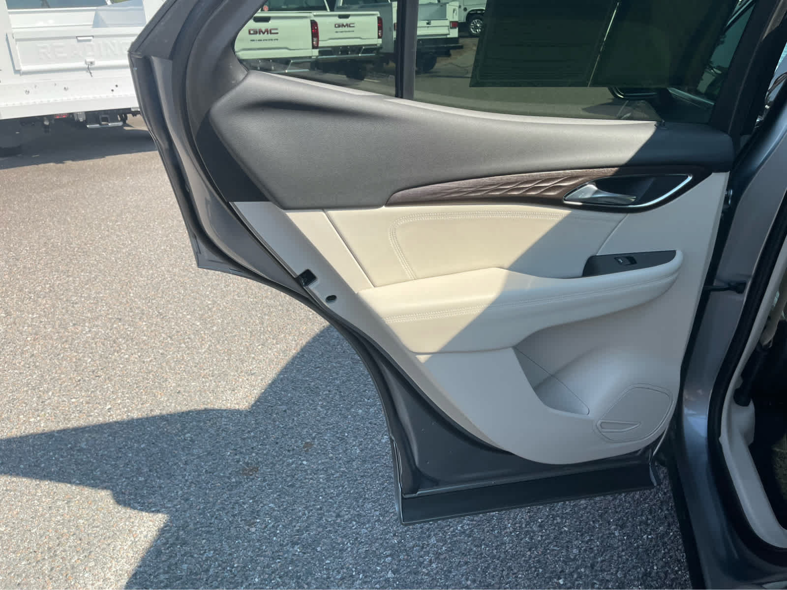 Used 2023 Buick Envision Avenir AWD/4WD image 19