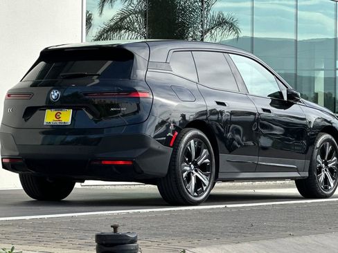 Used 2023 BMW iX xDrive50 AWD/4WD image 3