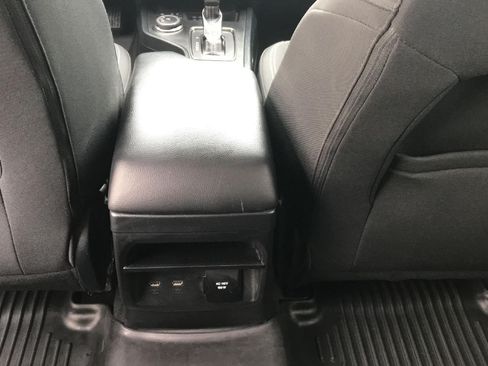 Used 2022 Ford Ranger XLT w/ Equipment Group 302A High AWD/4WD image 12