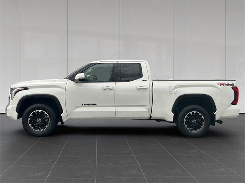 Used 2022 Toyota Tundra SR5 image 2