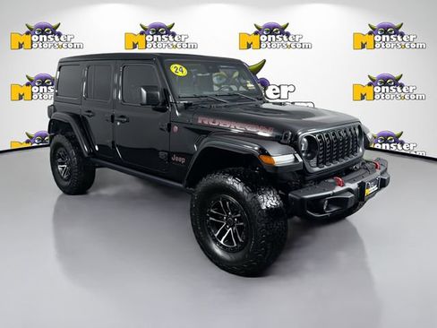 Used 2024 Jeep Wrangler Unlimited Rubicon AWD/4WD image 3