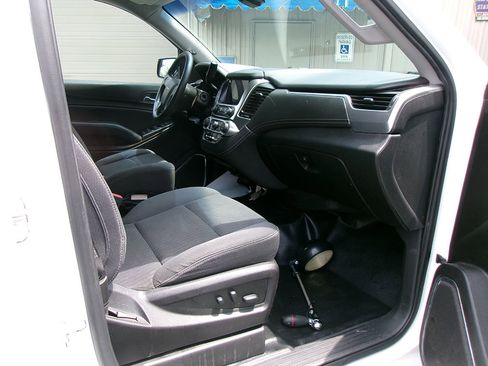 Used 2019 Chevrolet Tahoe 4WD w/ Remote Keyless Entry Package image 9