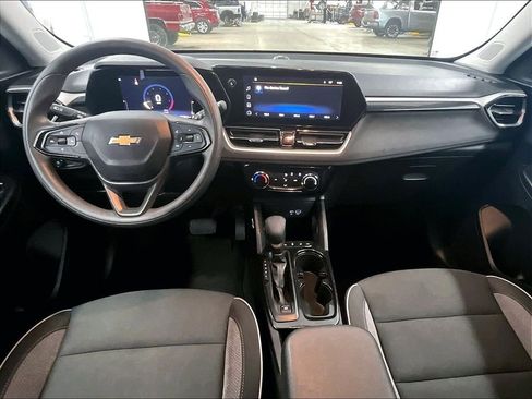 Used 2025 Chevrolet TrailBlazer LT AWD/4WD image 21