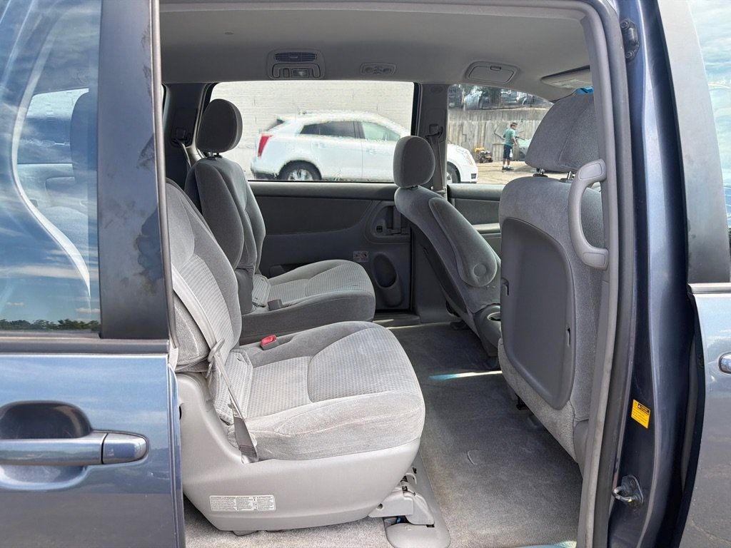 Used 2008 Toyota Sienna CE FWD image 16