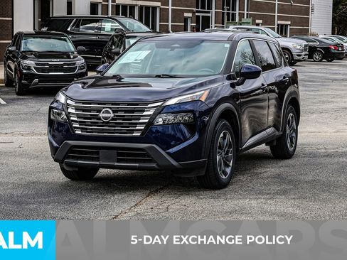 Used 2024 Nissan Rogue SV image 4