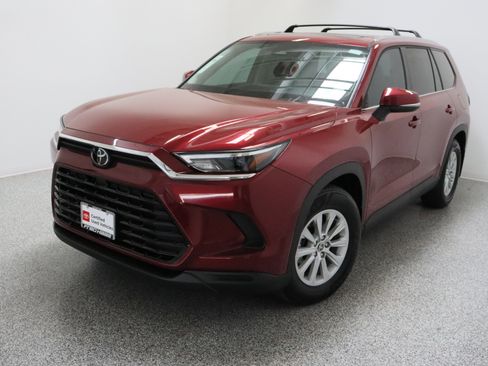 Certified 2026 Toyota Grand Highlander XLE image 2