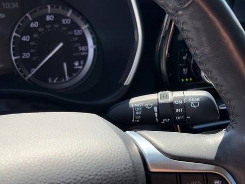 Used 2021 Toyota Highlander Limited FWD image 23