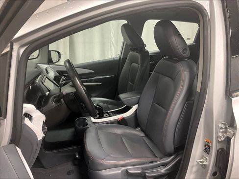 Used 2017 Chevrolet Bolt Premier w/ Driver Confidence II Package image 10