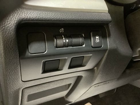 Used 2017 Subaru Crosstrek 2.0i Premium image 22