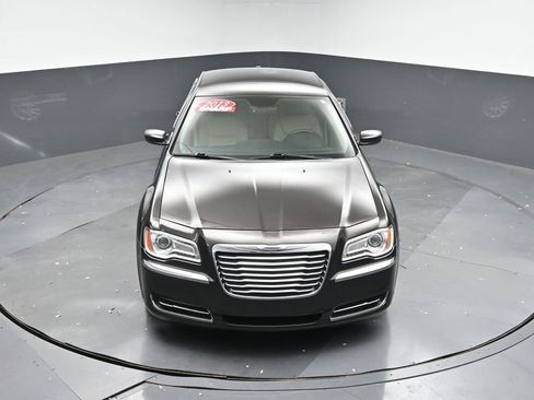 Used 2013 Chrysler 300 image 39