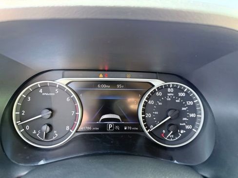 Certified 2024 Nissan Sentra SV w/ SV Premium Package FWD image 10