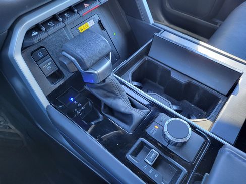 Used 2024 Toyota Tundra Platinum image 17