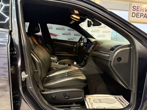 Used 2019 Chrysler 300 S image 39