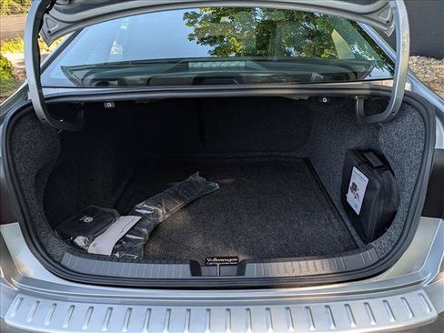 Used 2023 Volkswagen Jetta SE w/ Panoramic Sunroof Package FWD image 17
