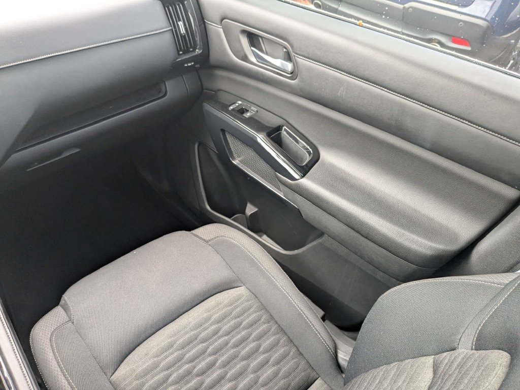 Used 2022 Nissan Pathfinder SV FWD image 23