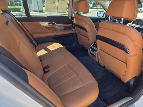 Used 2020 BMW 745e xDrive AWD/4WD image 26