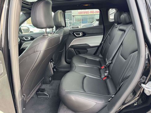 Used 2025 Jeep Compass Limited w/ Sun & Sound Group AWD/4WD image 14