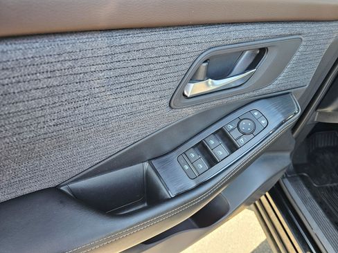 Used 2021 Nissan Rogue SV AWD/4WD image 20