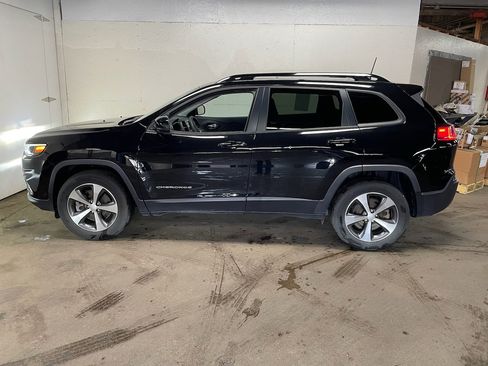 Used 2022 Jeep Cherokee Limited image 6