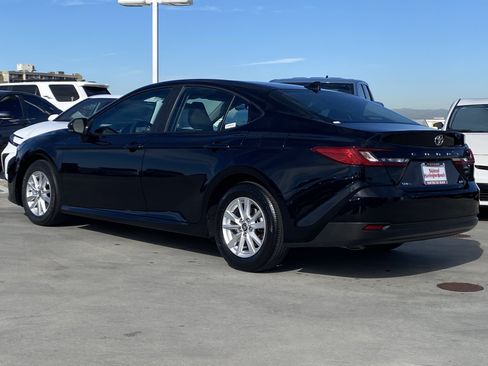 Certified 2025 Toyota Camry LE image 5