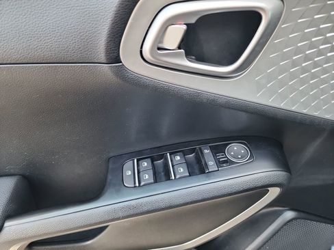 Used 2024 Kia Soul LX w/ Option Group 015 image 13