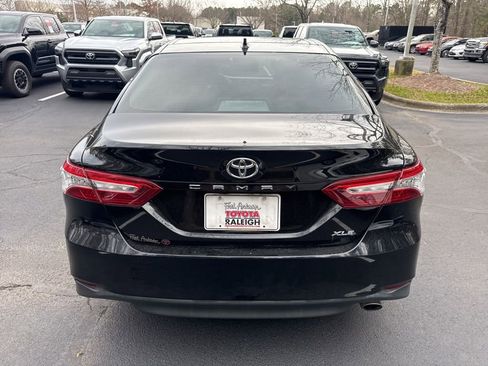 Used 2020 Toyota Camry XLE image 17