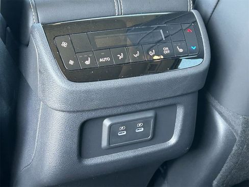 New 2026 INFINITI QX60 Luxe image 16