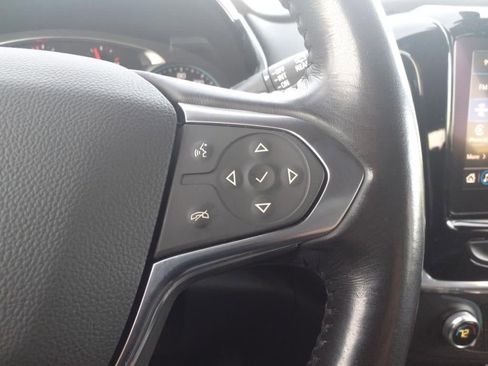 Used 2022 Chevrolet Traverse LT image 25