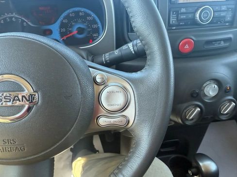 Used 2010 Nissan Cube 1.8 S w/ Interior Designer Pkg FWD image 21