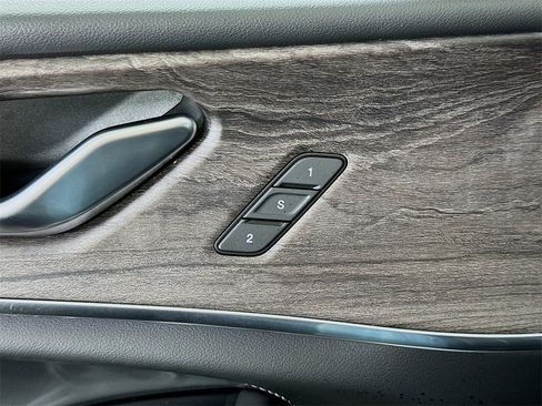 Used 2022 Jeep Grand Cherokee Overland image 21