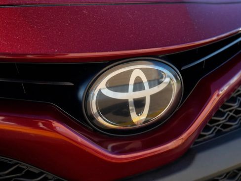 Used 2018 Toyota Camry SE FWD image 10