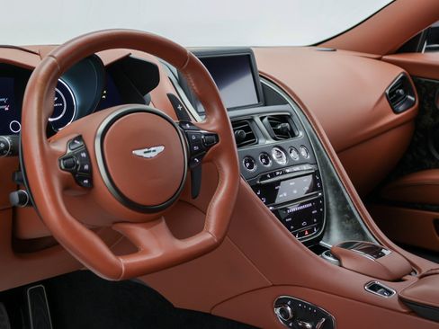 Used 2019 Aston Martin DBS Superleggera RWD image 58