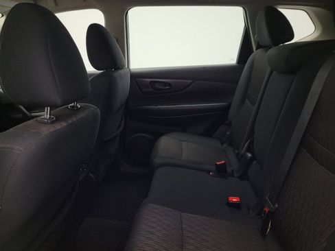 Used 2019 Nissan Rogue S image 18