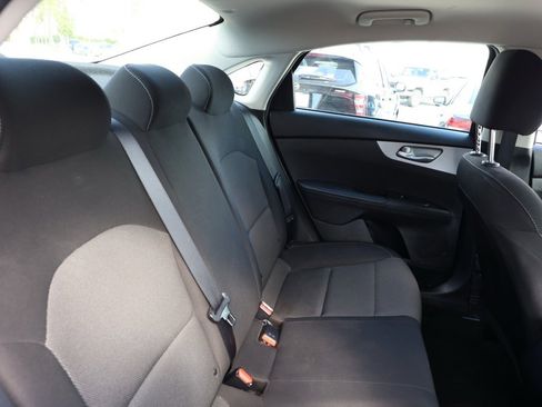 Used 2023 Kia Forte LXS image 17