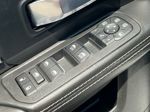 Used 2025 RAM 3500 Laramie AWD/4WD image 22