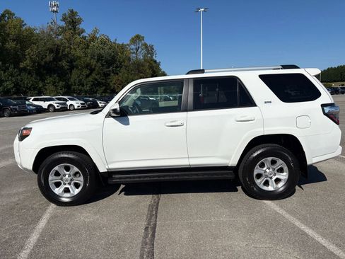 Used 2024 Toyota 4Runner SR5 image 39