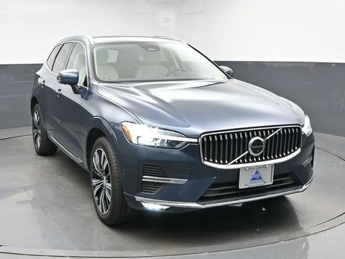 Used 2023 Volvo XC60 B5 Plus w/ Climate Package AWD/4WD image 2