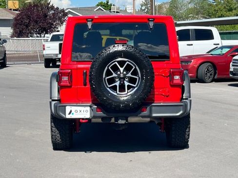 Used 2025 Jeep Wrangler Unlimited Rubicon AWD/4WD image 5