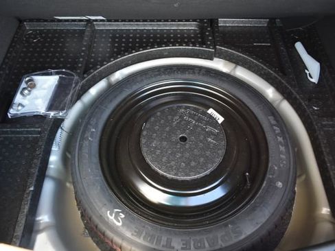 Used 2016 Ford Focus SE w/ Equipment Group 201A FWD image 33