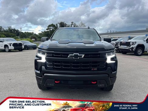 Used 2024 Chevrolet Silverado 1500 LT Trail Boss w/ Convenience Package II AWD/4WD image 3