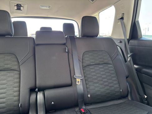 Used 2025 Nissan Pathfinder SV AWD/4WD image 39