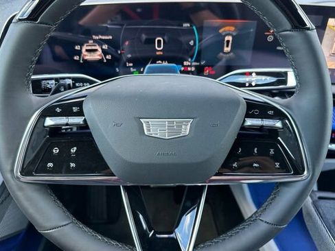 New 2026 Cadillac Optiq Luxury 1 image 23