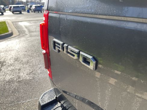 Used 2017 Ford F150 Lariat w/ Equipment Group 502A Luxury AWD/4WD image 29
