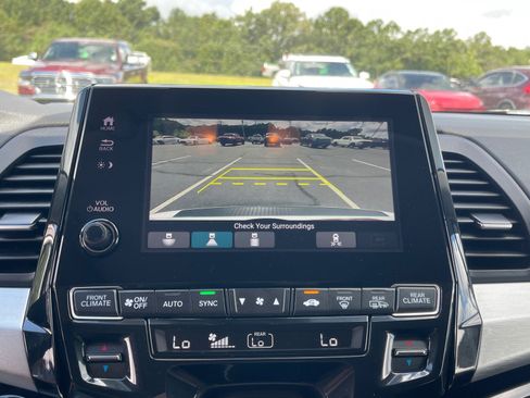 Used 2023 Honda Odyssey Touring image 6