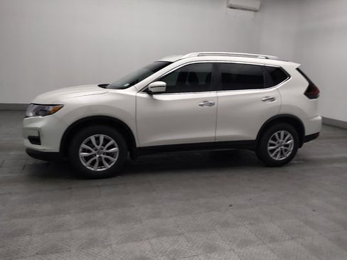 Used 2020 Nissan Rogue SV FWD image 2
