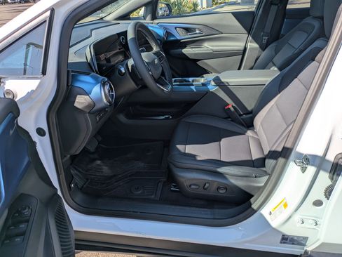 Used 2026 Chevrolet Equinox EV LT image 11